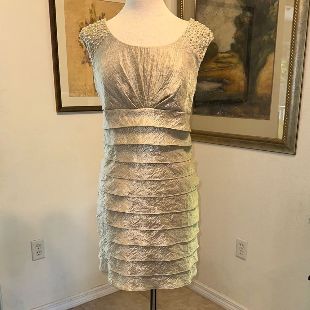 Jessica Howard Champagne Gold Sleeveless Dress w/ Shoulder Embellishments 12P